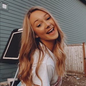 Meet your Posher, Lauren